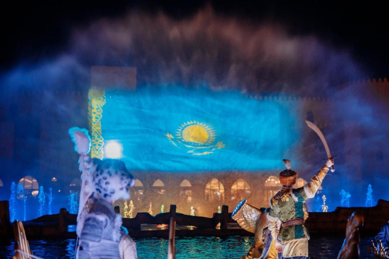 Karavansaray Turkistan Harbour Hotel -Flying Theatre Access Ngoại thất bức ảnh The flag of Kazakhstan